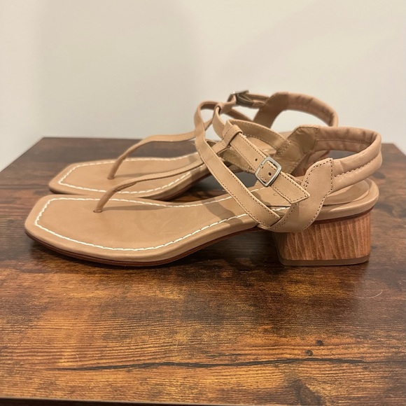 Bernardo Beige Strappy Sandals. Worn once. - Picture 4 of 8